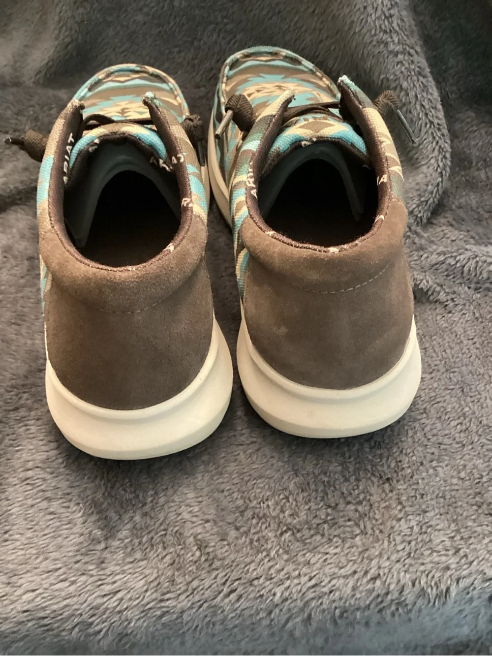 Ariat Men’s Aztec-Pattern Slip Ons/Lace up in Teal and Brown.  Size 8.5